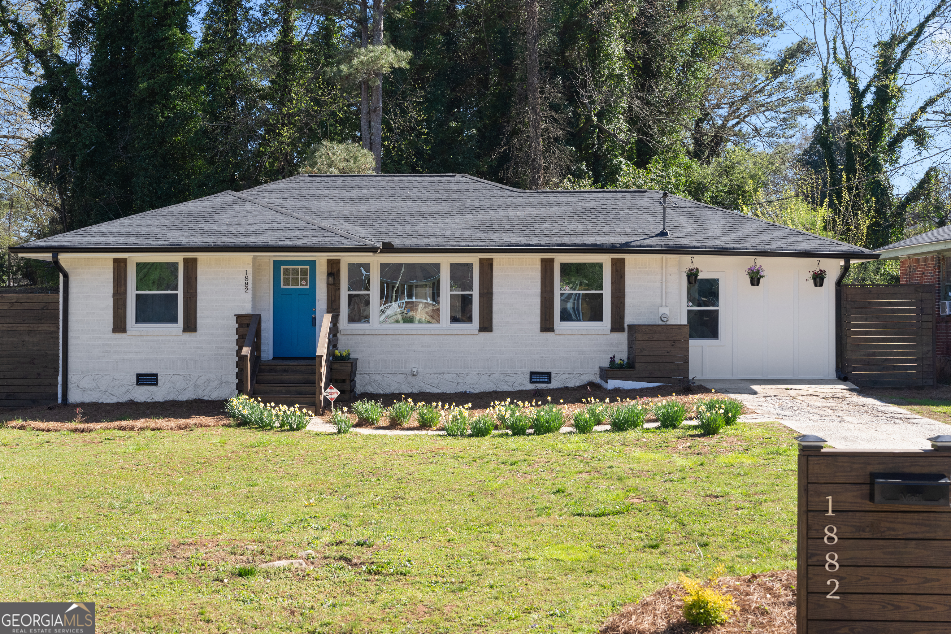 1882 Rosewood Road Property Photo 1