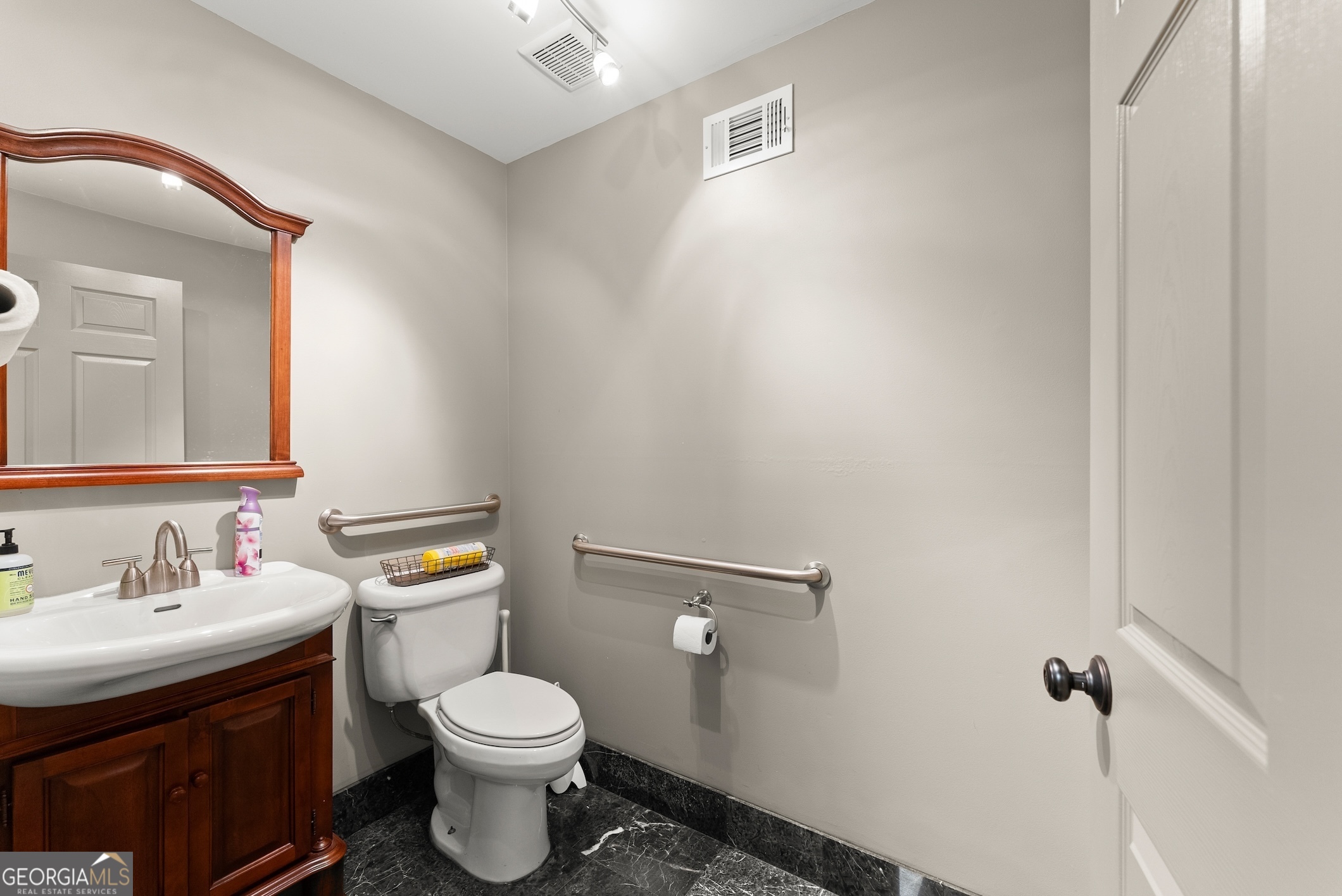 9159 Gillsville Road Property Photo 13