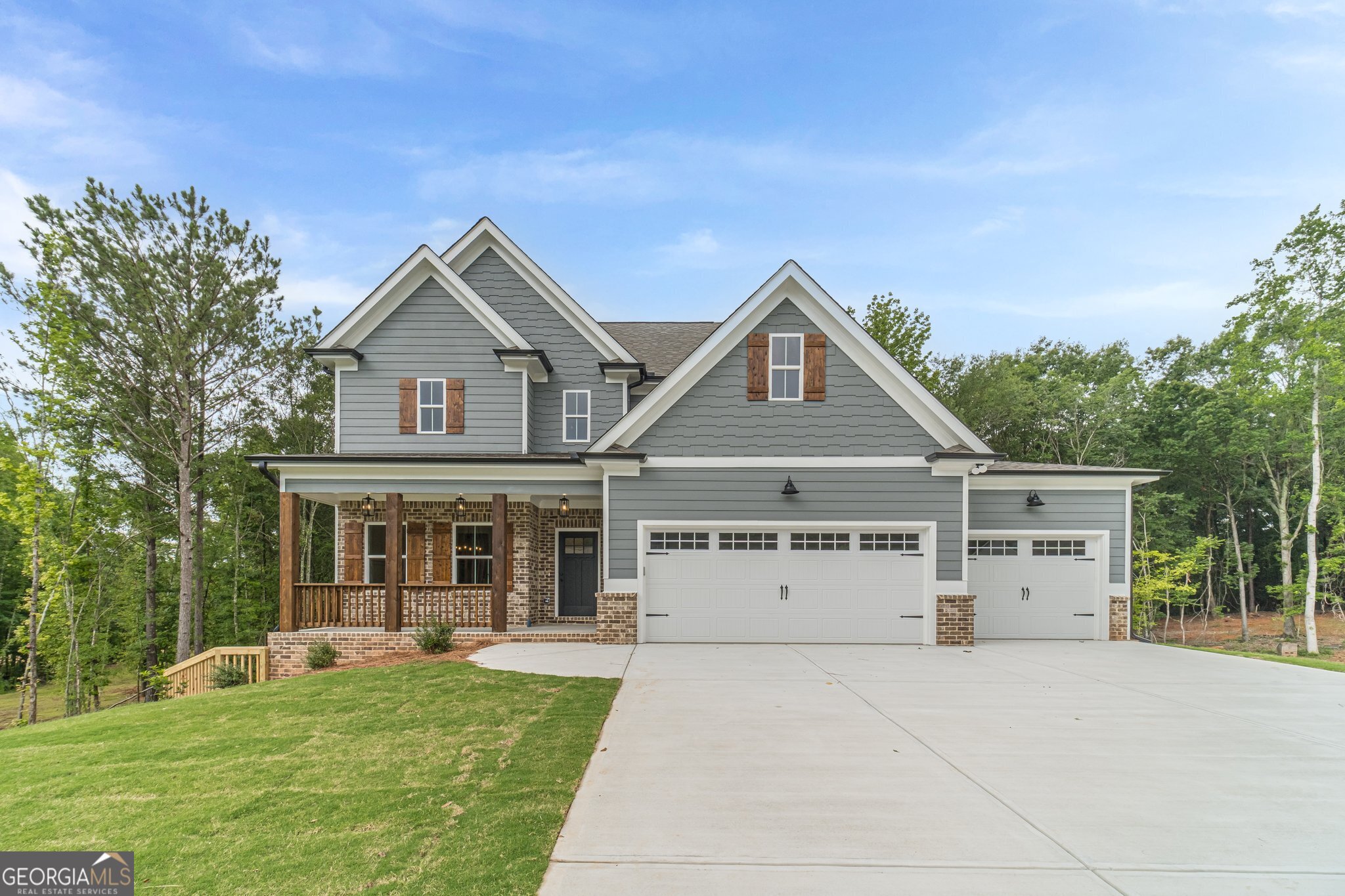 174 Pinewood Drive Property Photo 1