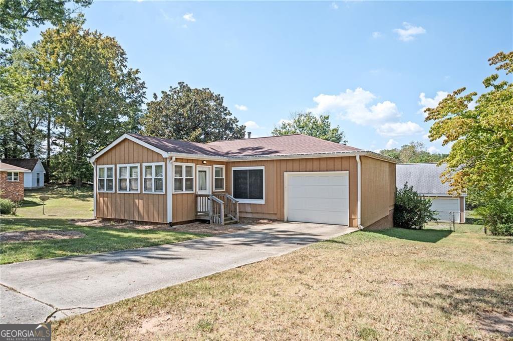 2049 Nancy Circle Se Property Photo 1