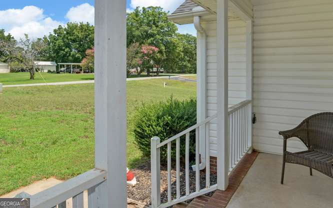 363 Memorial Road Property Photo 4