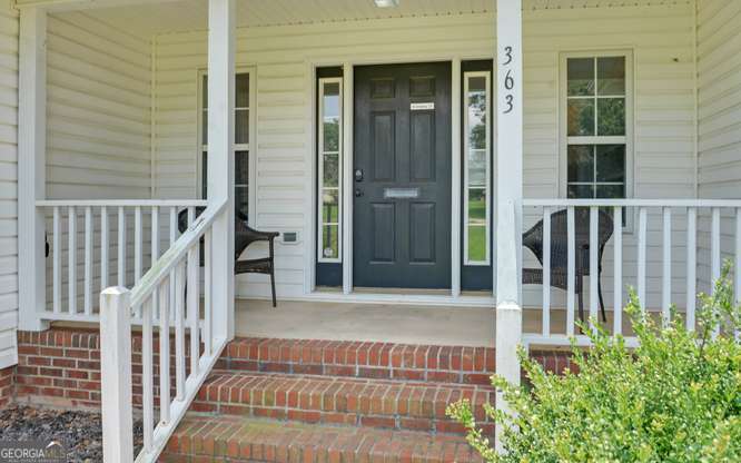 363 Memorial Road Property Photo 5