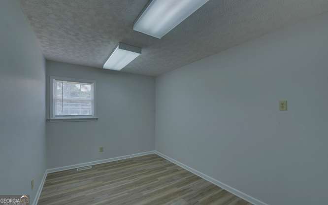 363 Memorial Road Property Photo 16