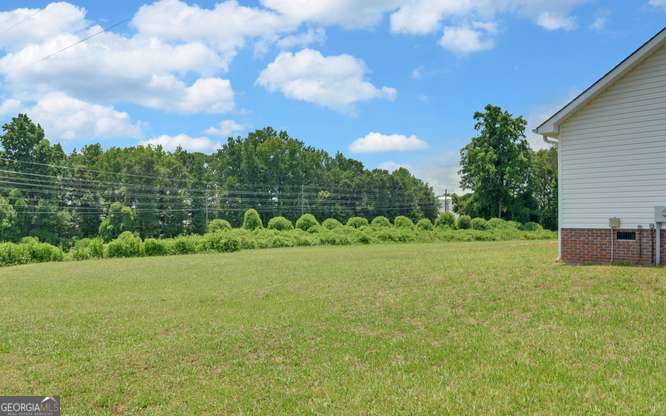 363 Memorial Road Property Photo 18