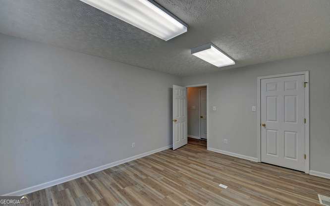 363 Memorial Road Property Photo 21