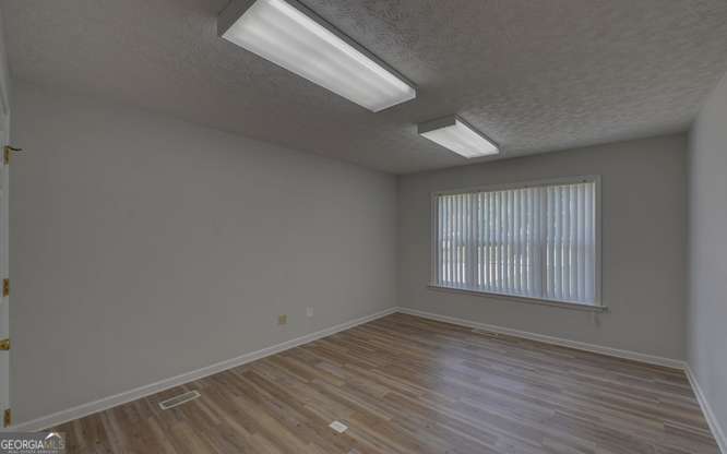363 Memorial Road Property Photo 24