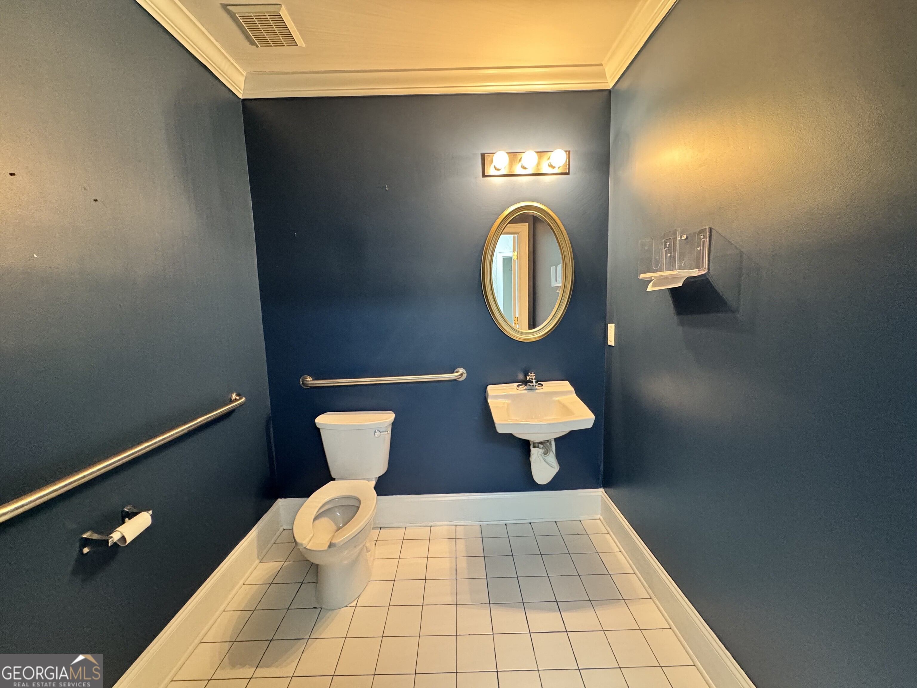 327 Dahlonega Street # 103b Property Photo 8