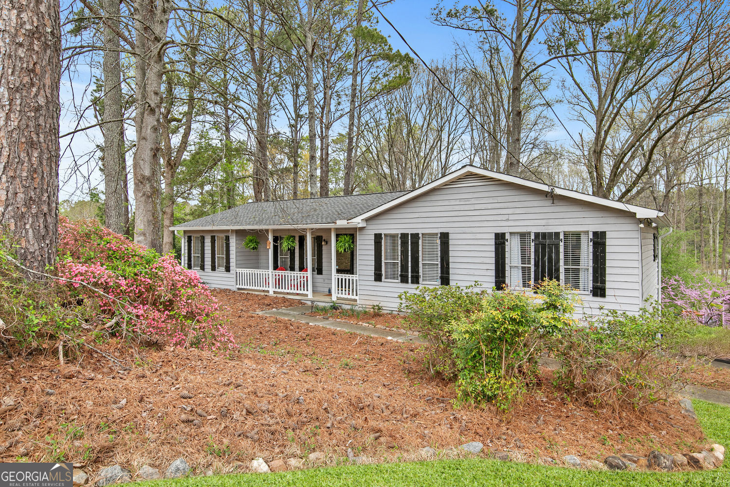 140 Ridgewood Drive Property Photo 1