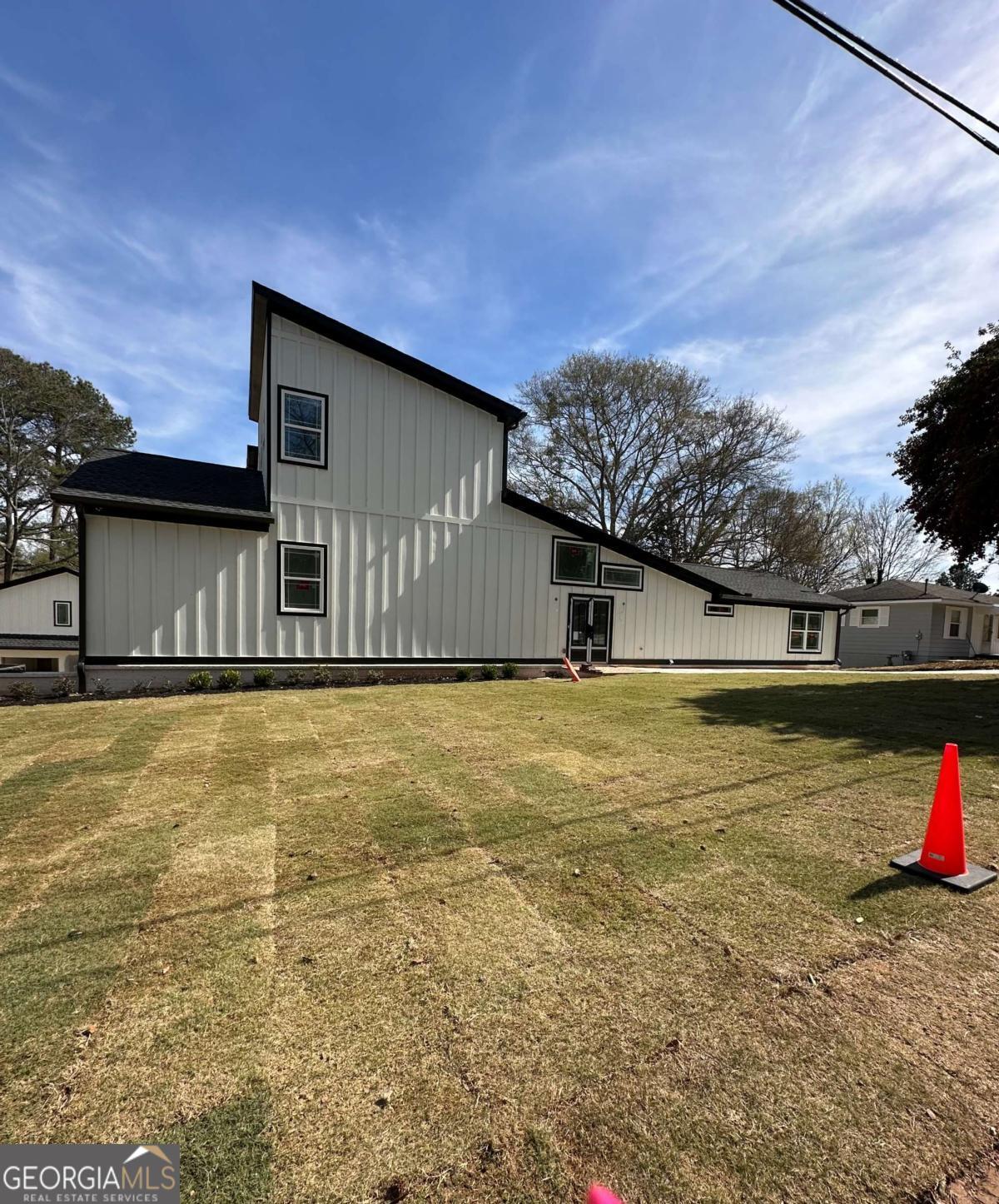 140 N Woodland Drive Property Photo 1