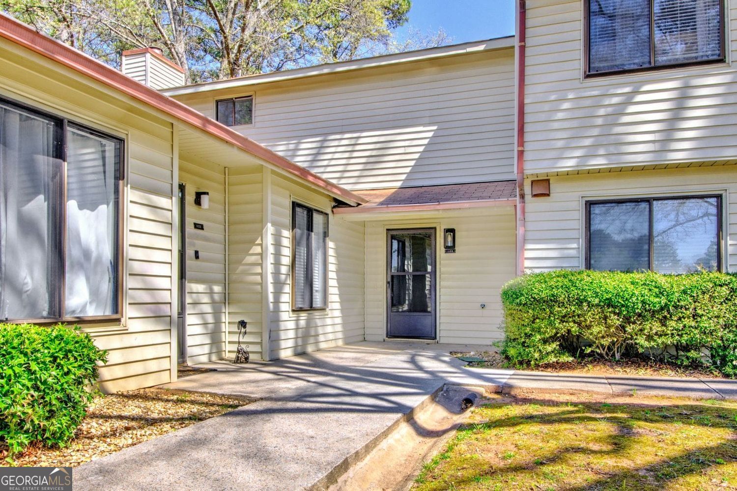 1124 Country Court Property Photo 1