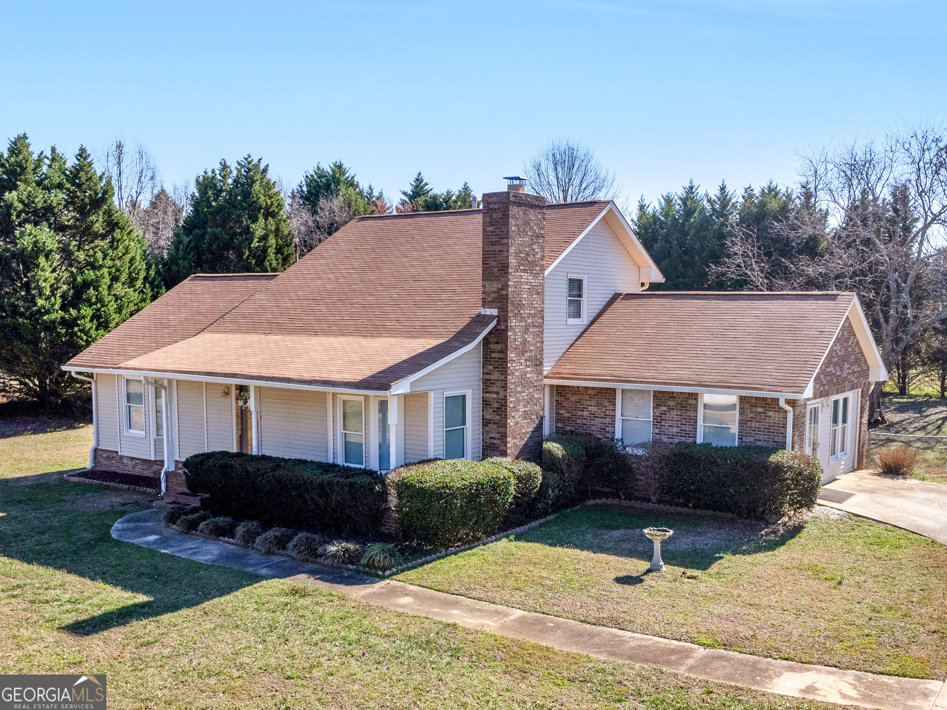 105 Overlook Drive Property Photo 1