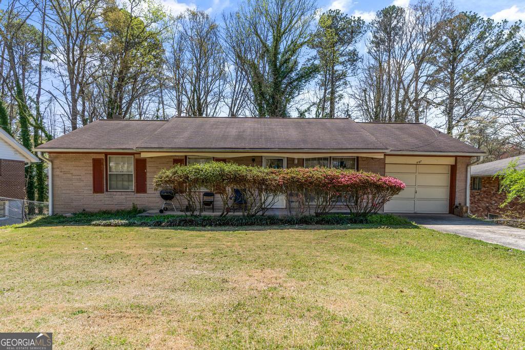 447 Wavelyn Way Property Photo 1