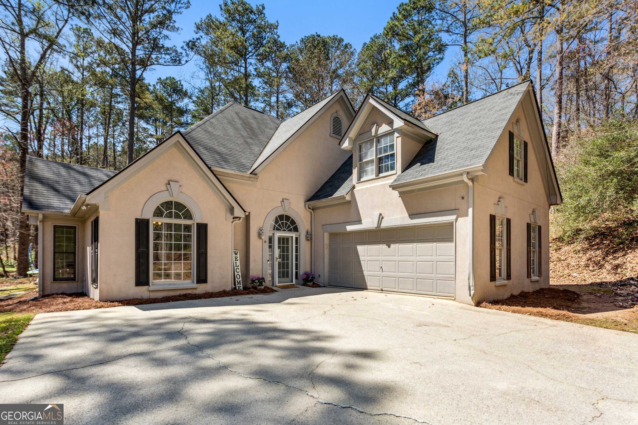 5163 Holly Springs Drive Property Photo 1