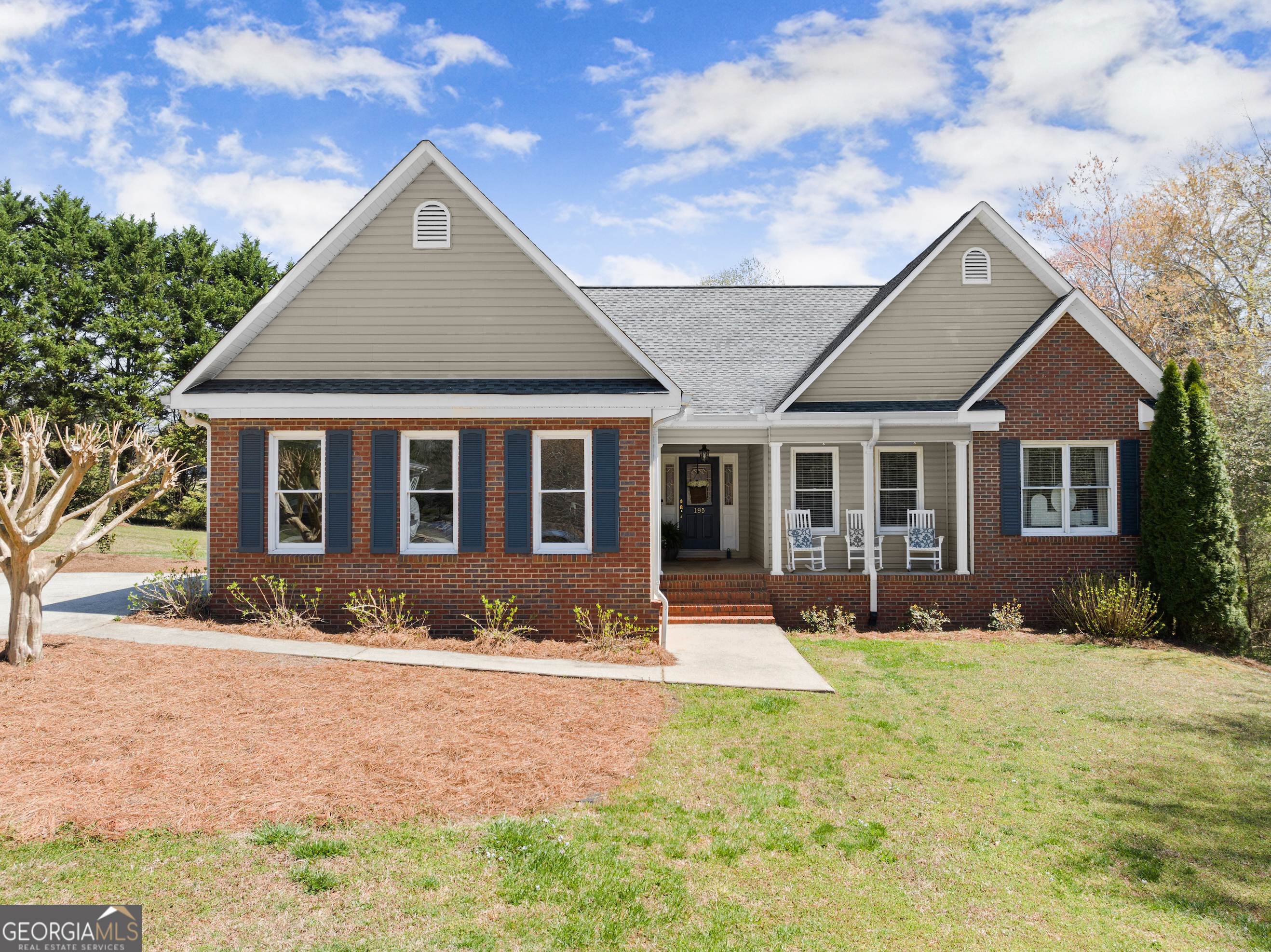 195 Featherwood Drive Property Photo 1