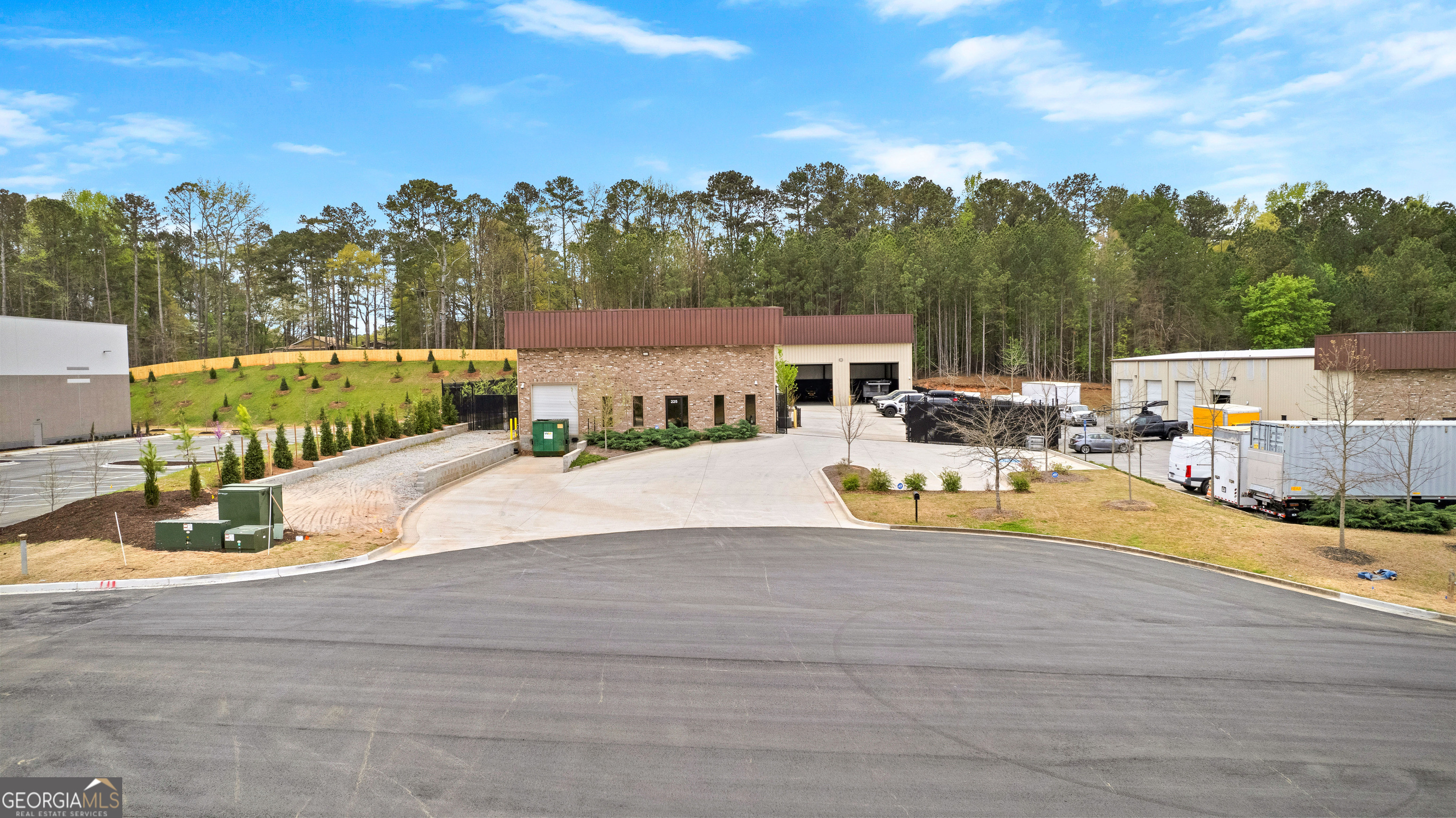 225 Promenade Parkway Property Photo 2