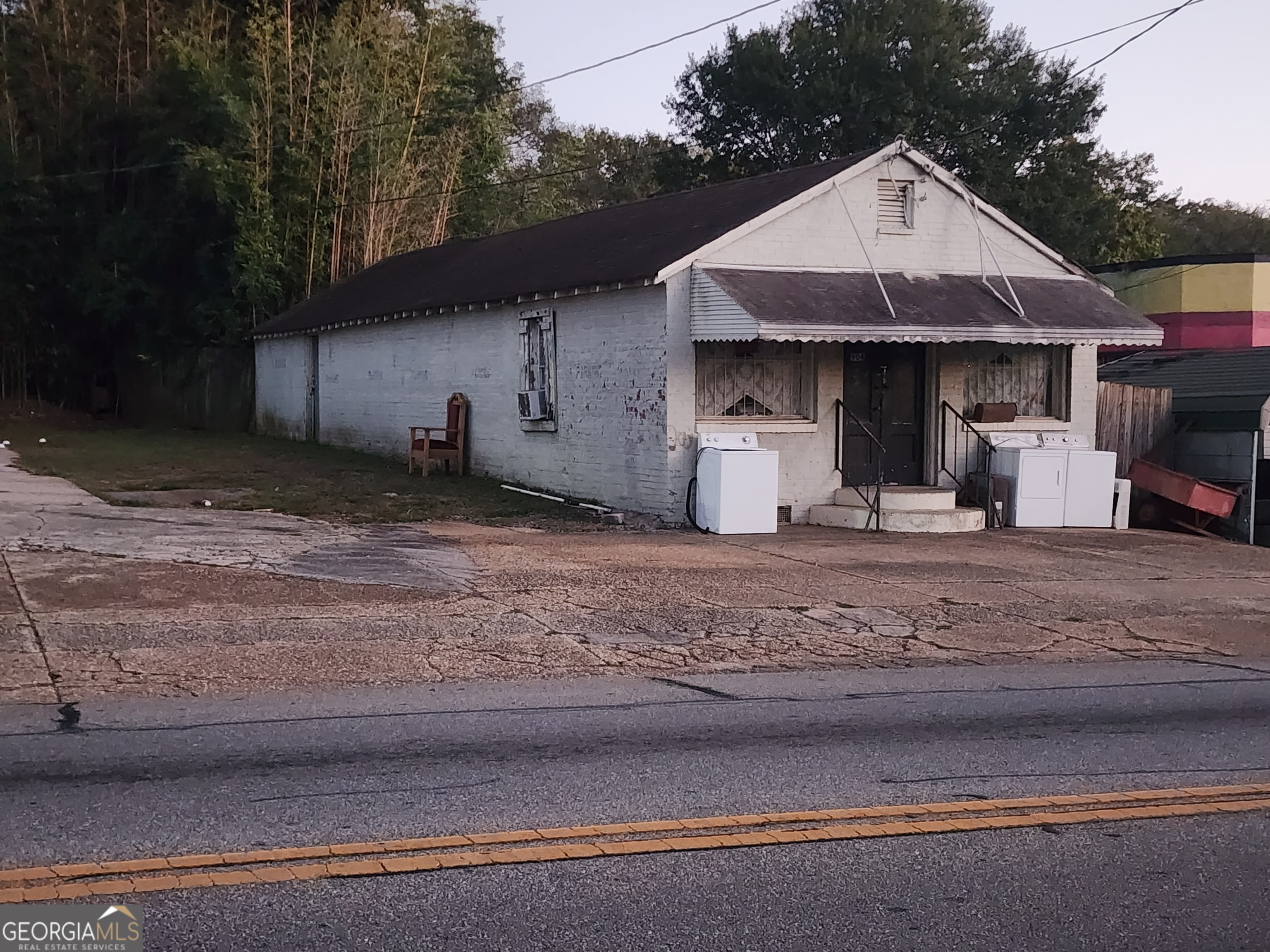 904 Barnesville Street Property Photo 1
