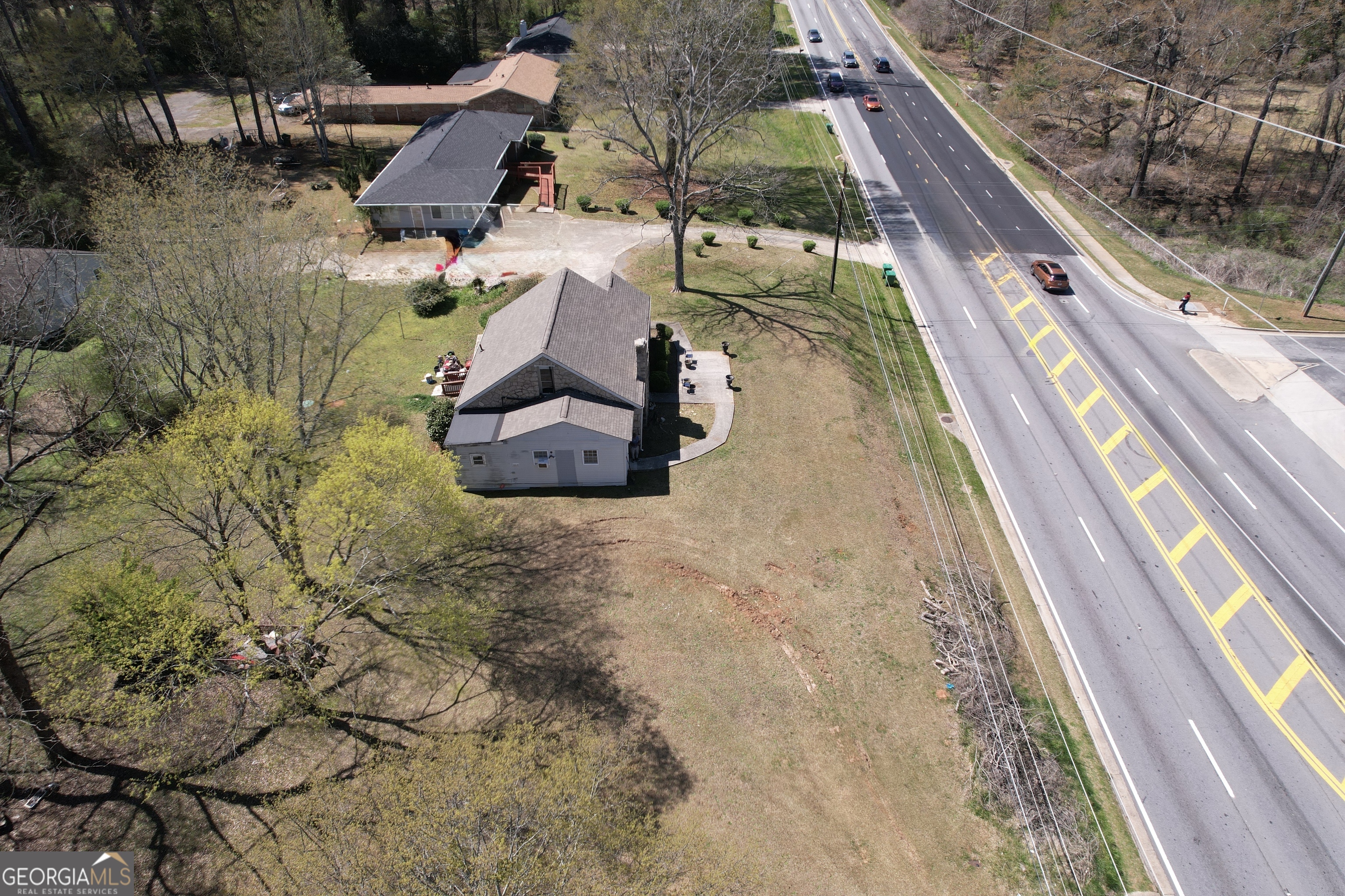 5181 Covington Highway Property Photo 4