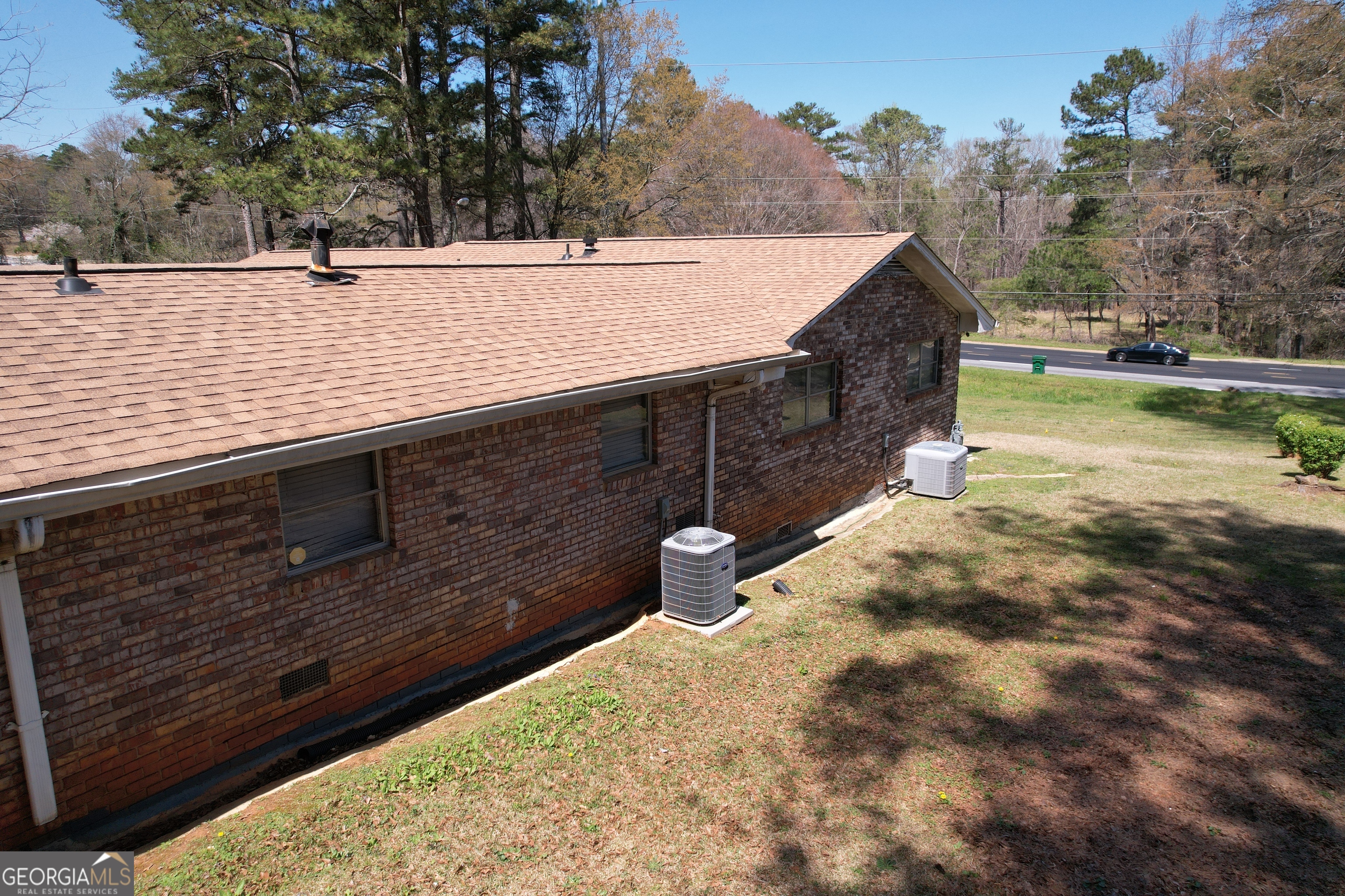 5159 Covington Highway Property Photo 6