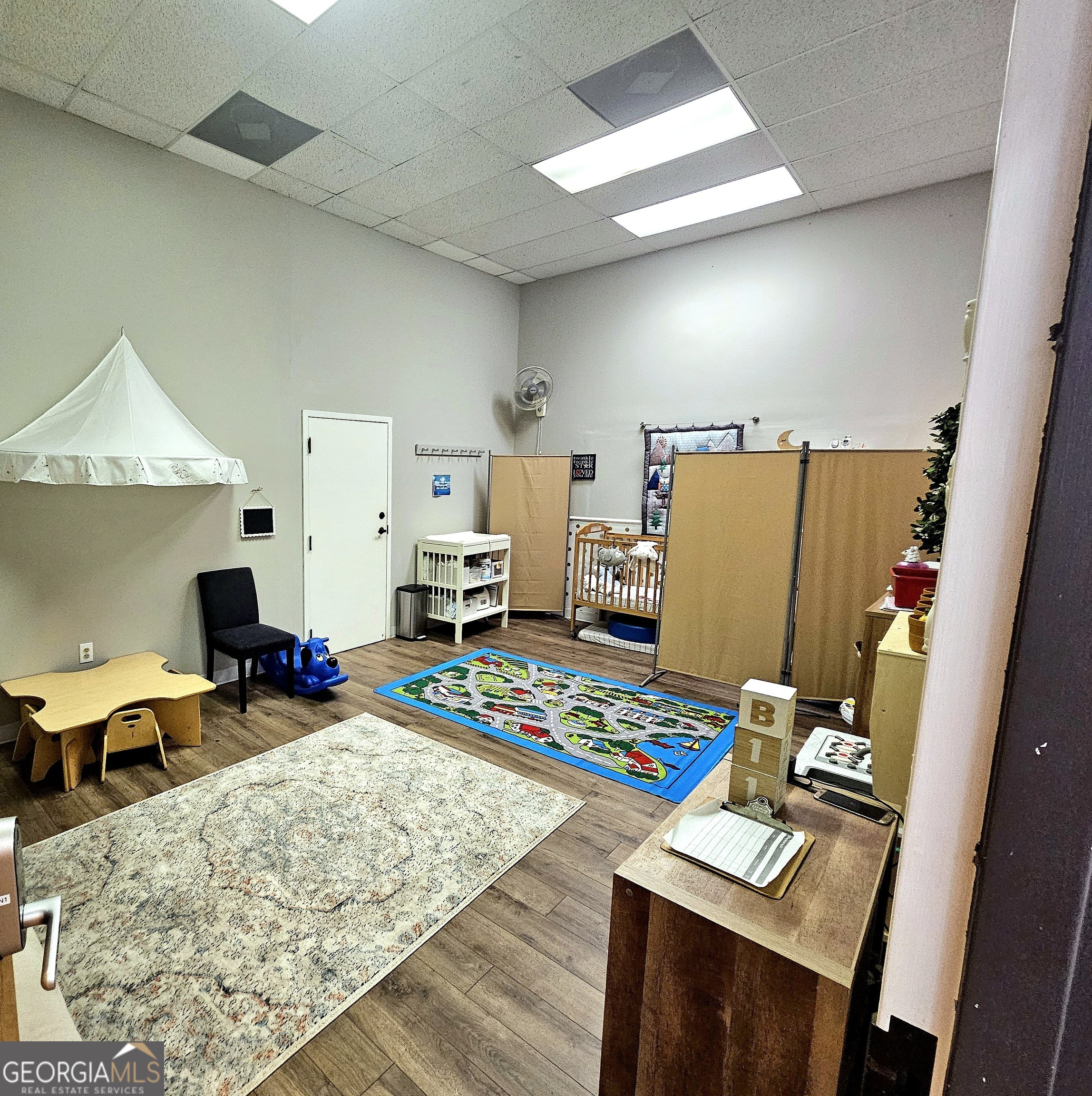 1590 Oakbrook Drive Property Photo 9