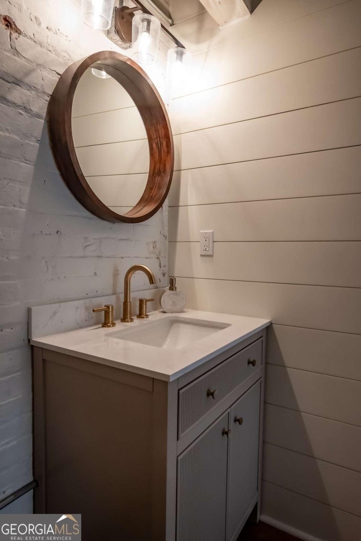 585 White Circle # 33 Property Photo 48