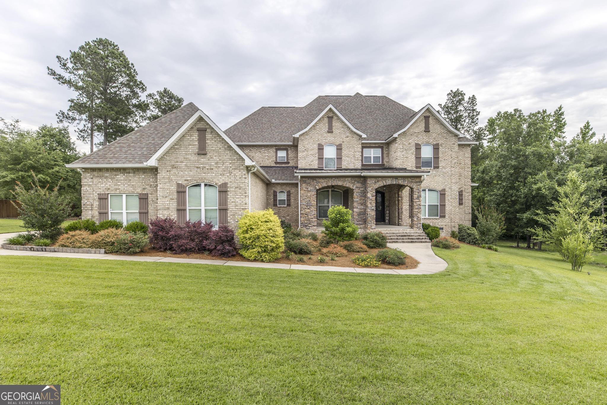 223 Yale Circle Property Photo