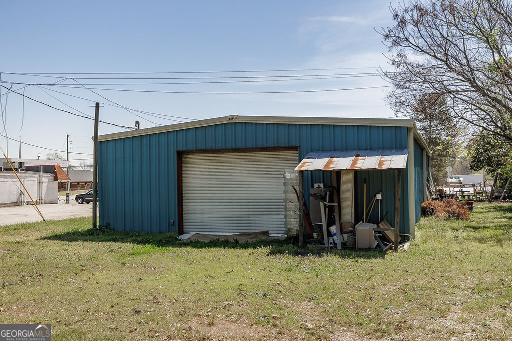 2090 Broad Street Property Photo 10