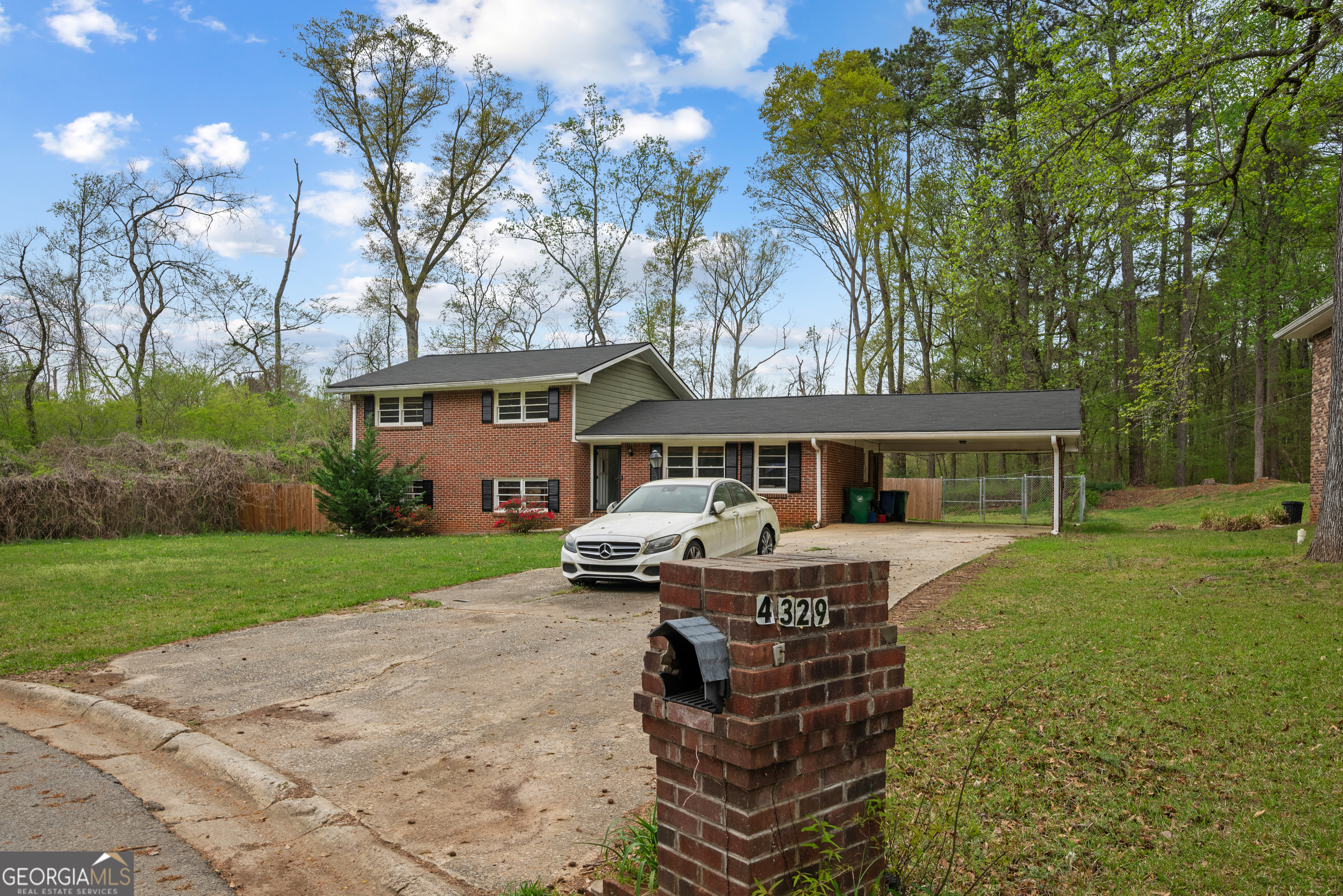 4329 Cedar Valley Lane Property Photo 2