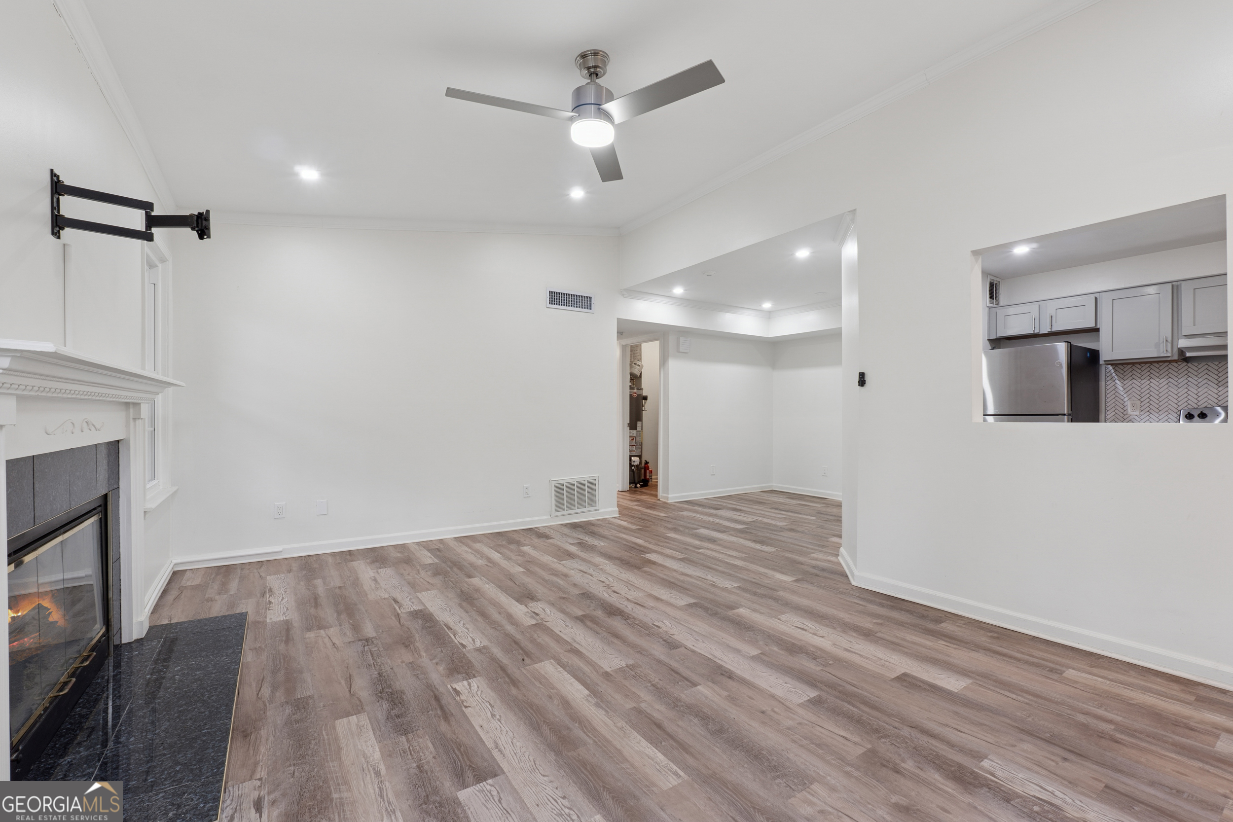 554 Mcgill Place Ne Property Photo 6