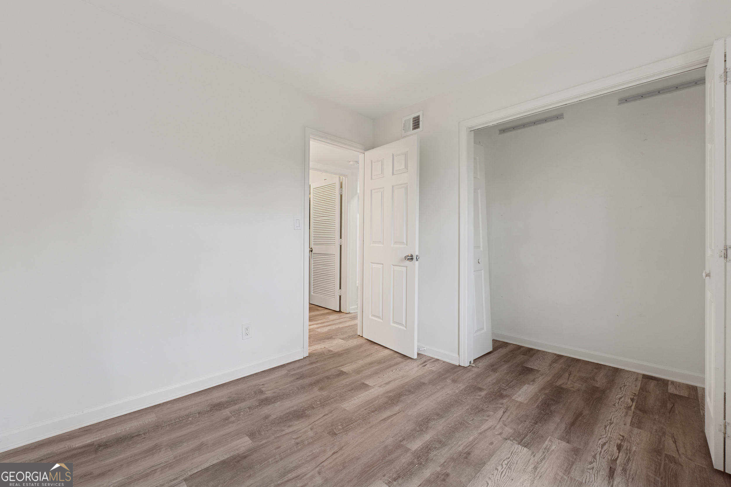 554 Mcgill Place Ne Property Photo 13
