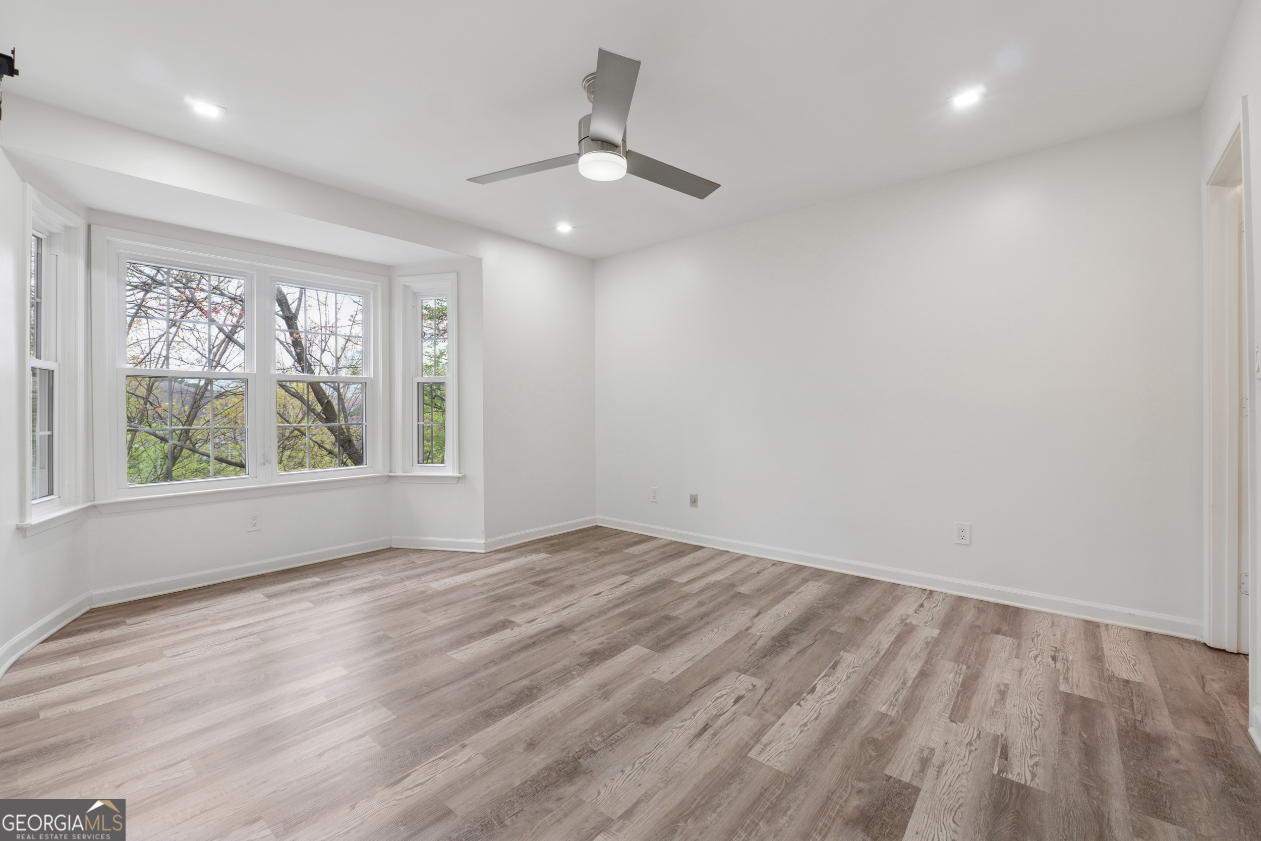 554 Mcgill Place Ne Property Photo 17