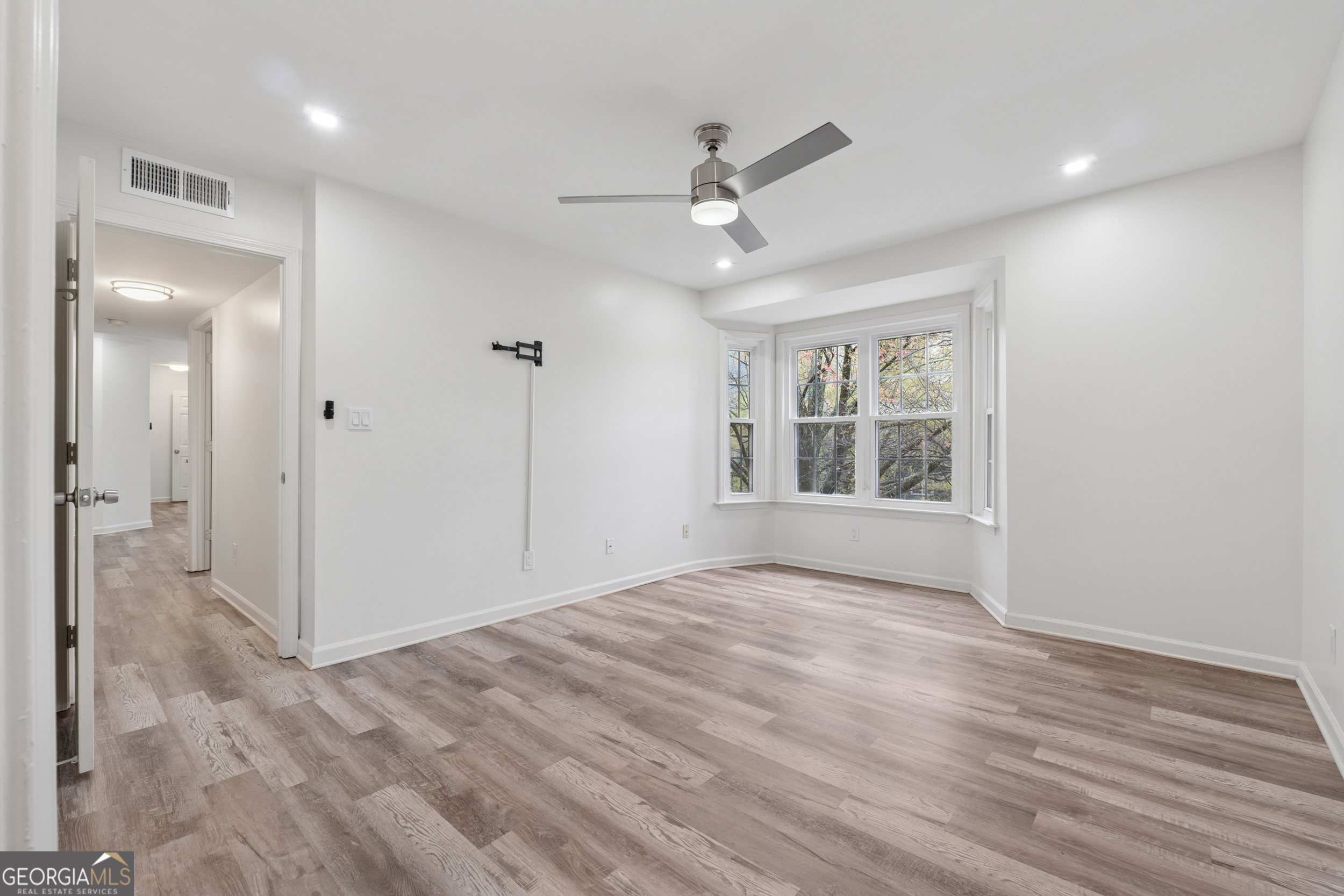 554 Mcgill Place Ne Property Photo 18