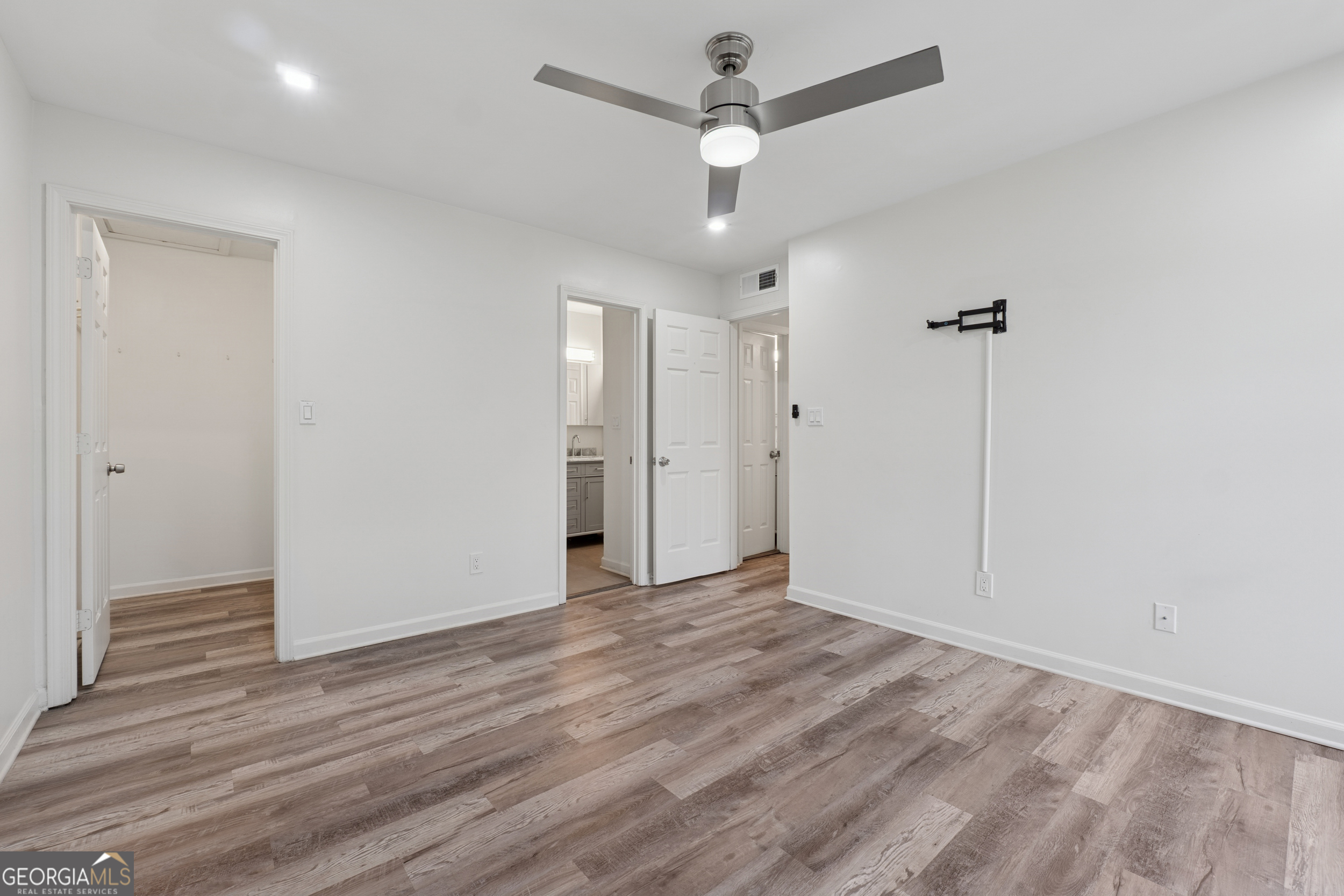 554 Mcgill Place Ne Property Photo 19