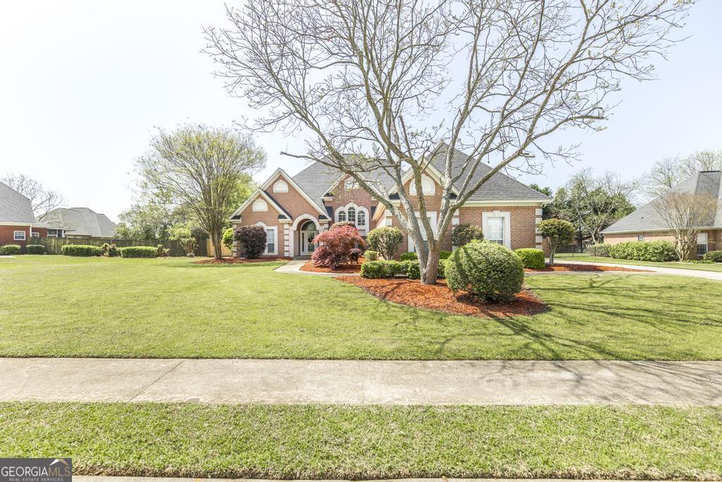204 Grove Court Property Photo