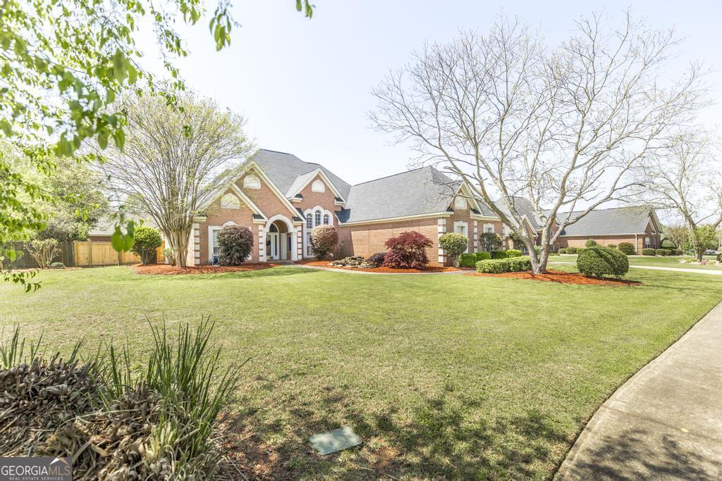 204 Grove Court Property Photo 4