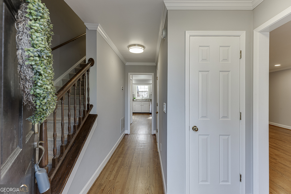 102 Defoors Mill Drive Nw Property Photo 4