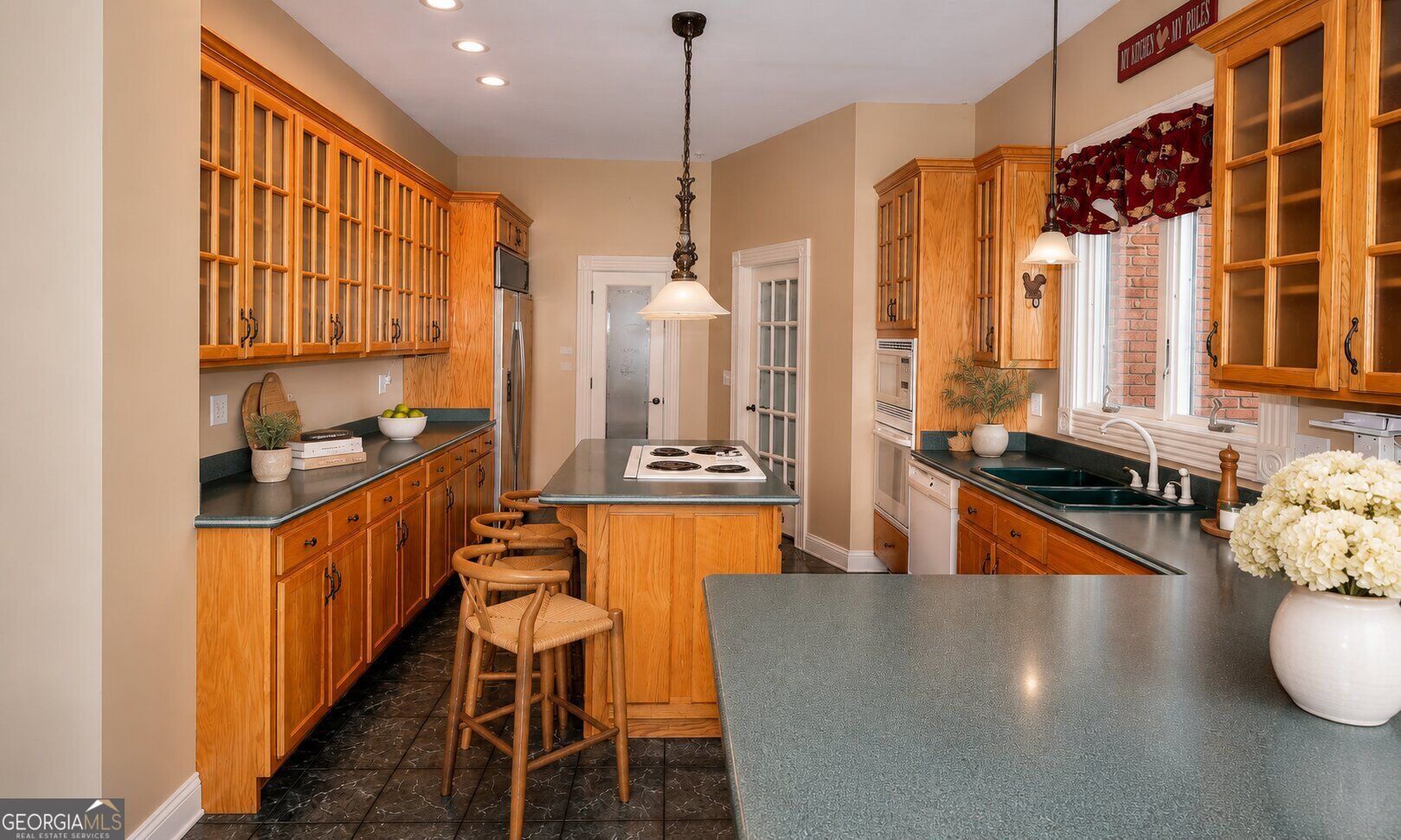 139 Harris Lane Property Photo 3