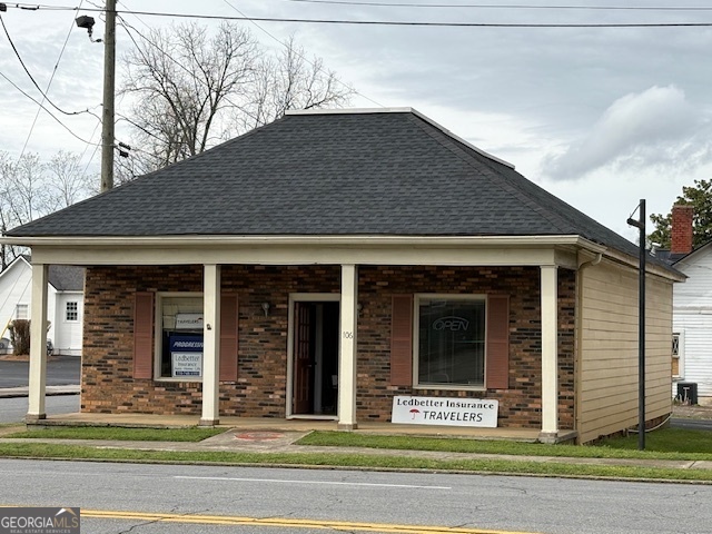 106 East Avenue Property Photo 1