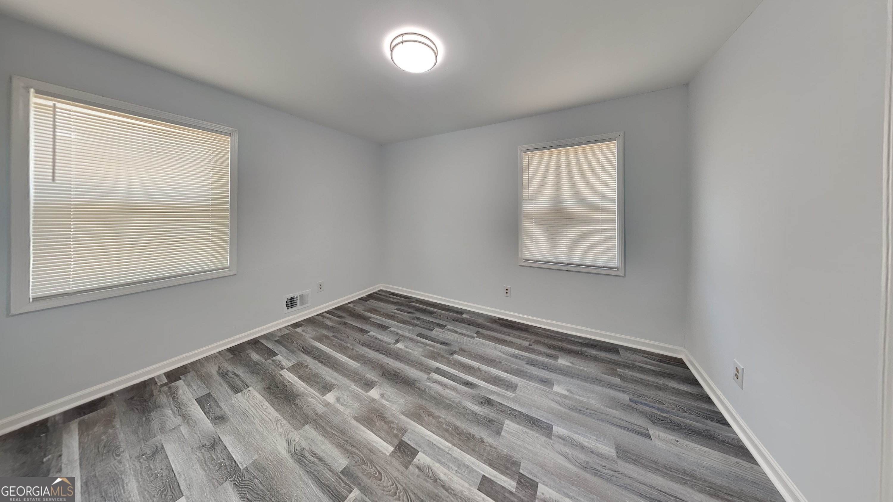 4193 Port Chester Way Property Photo 11