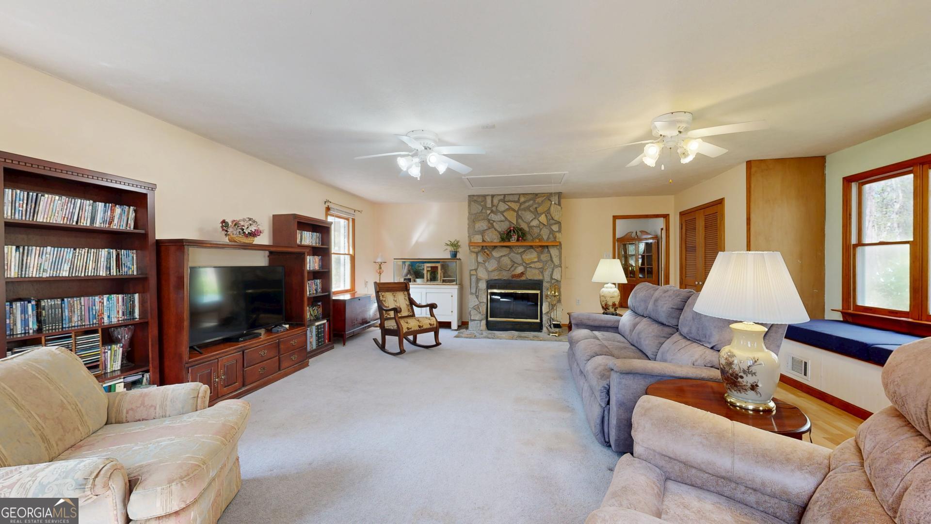 105 Homeport Drive Property Photo 12