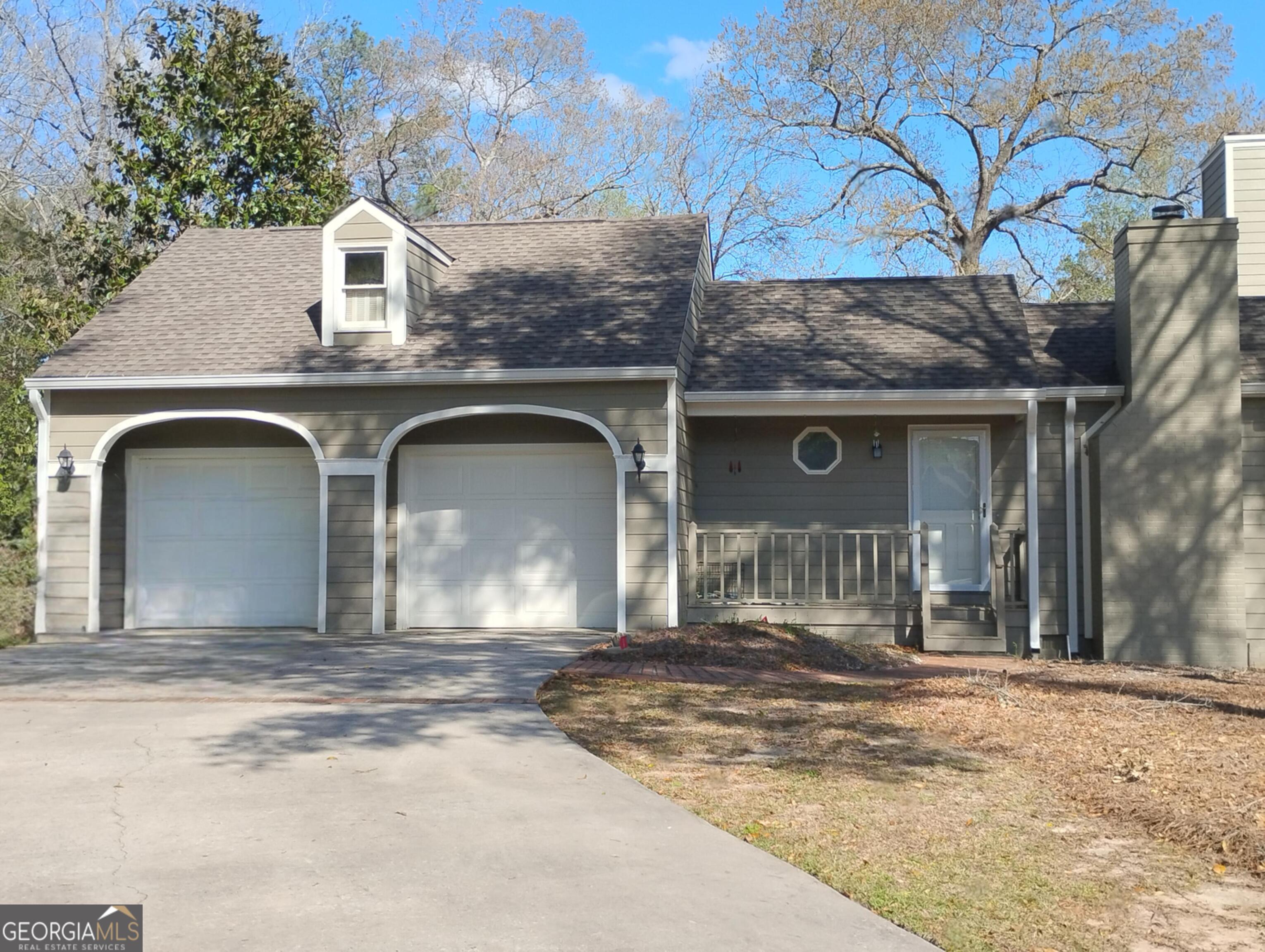 100 Cliff Pointe Property Photo 1