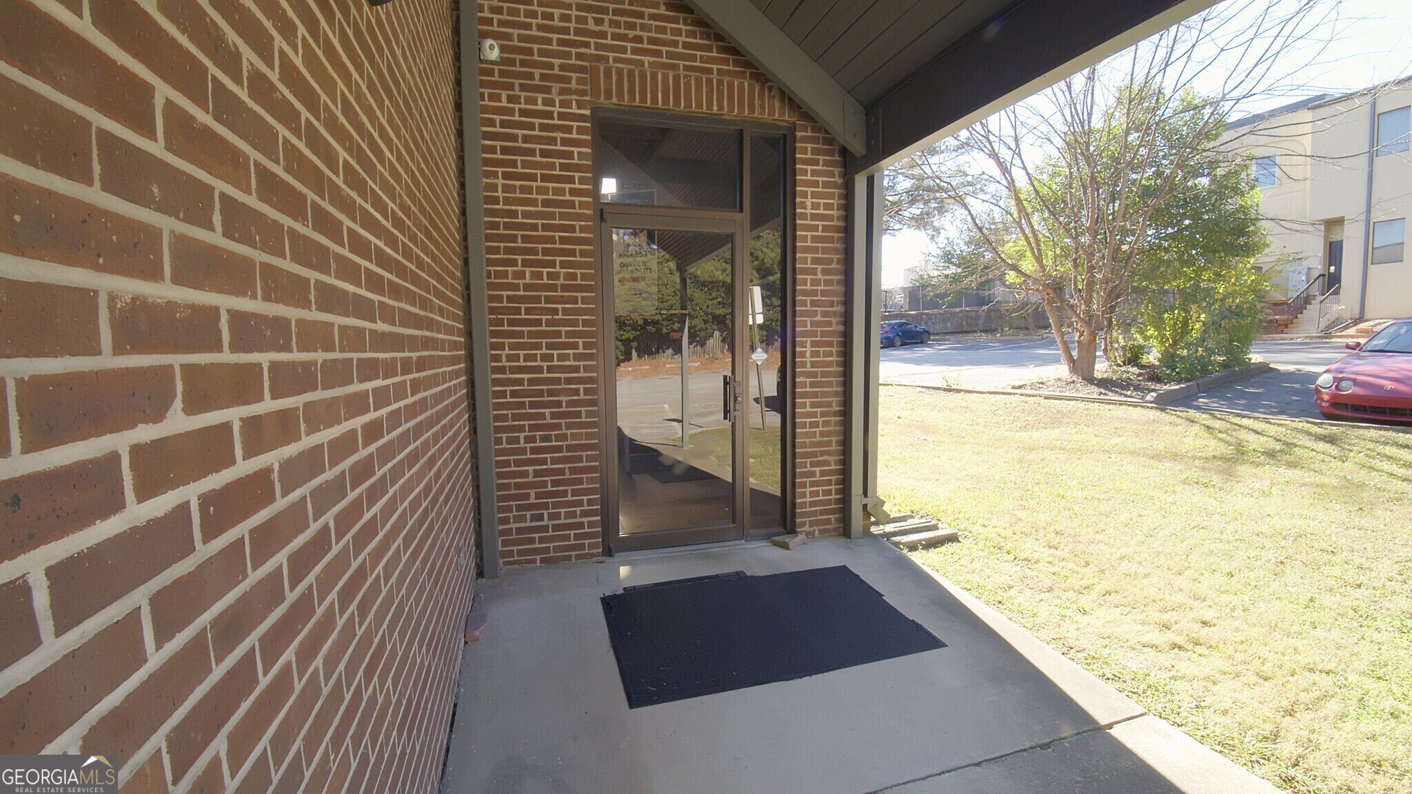 3299 Northcrest Road Property Photo 5