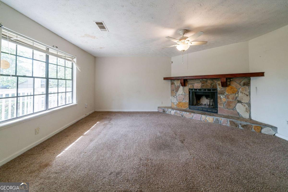 5255 Biffle Downs Road Property Photo 6