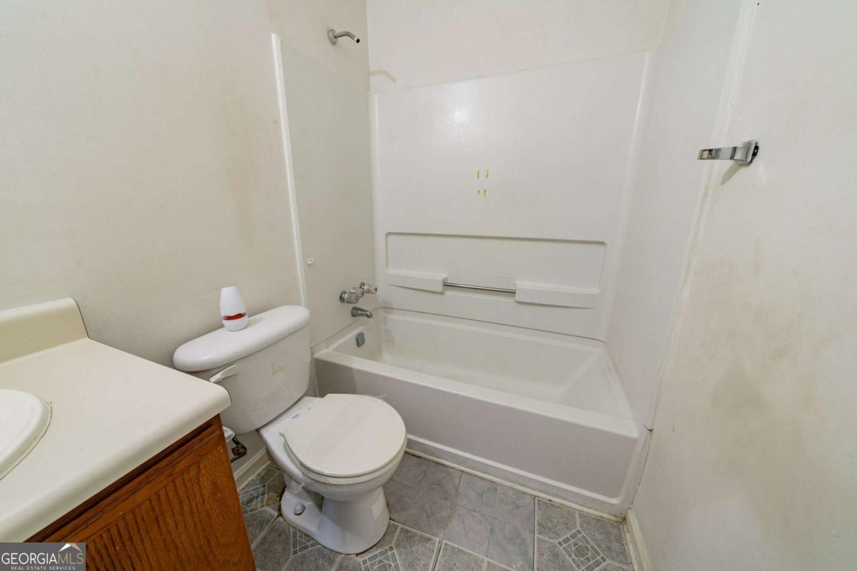 5255 Biffle Downs Road Property Photo 12