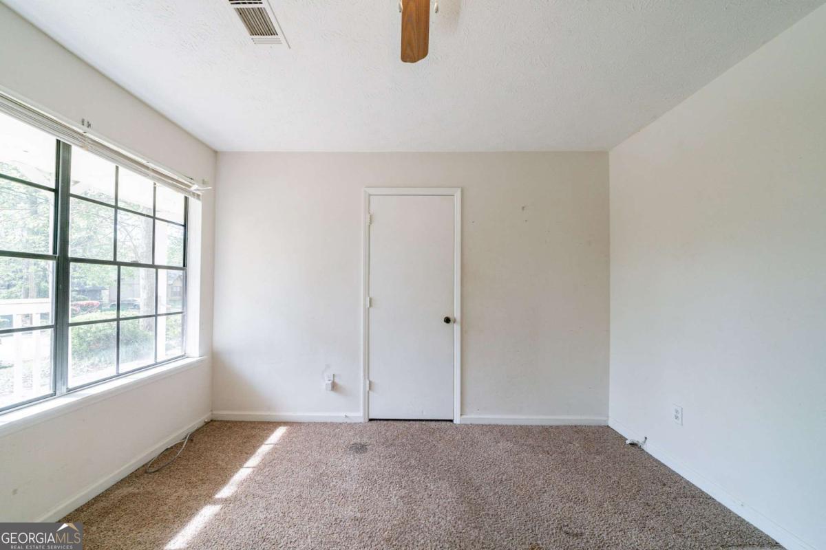 5255 Biffle Downs Road Property Photo 17