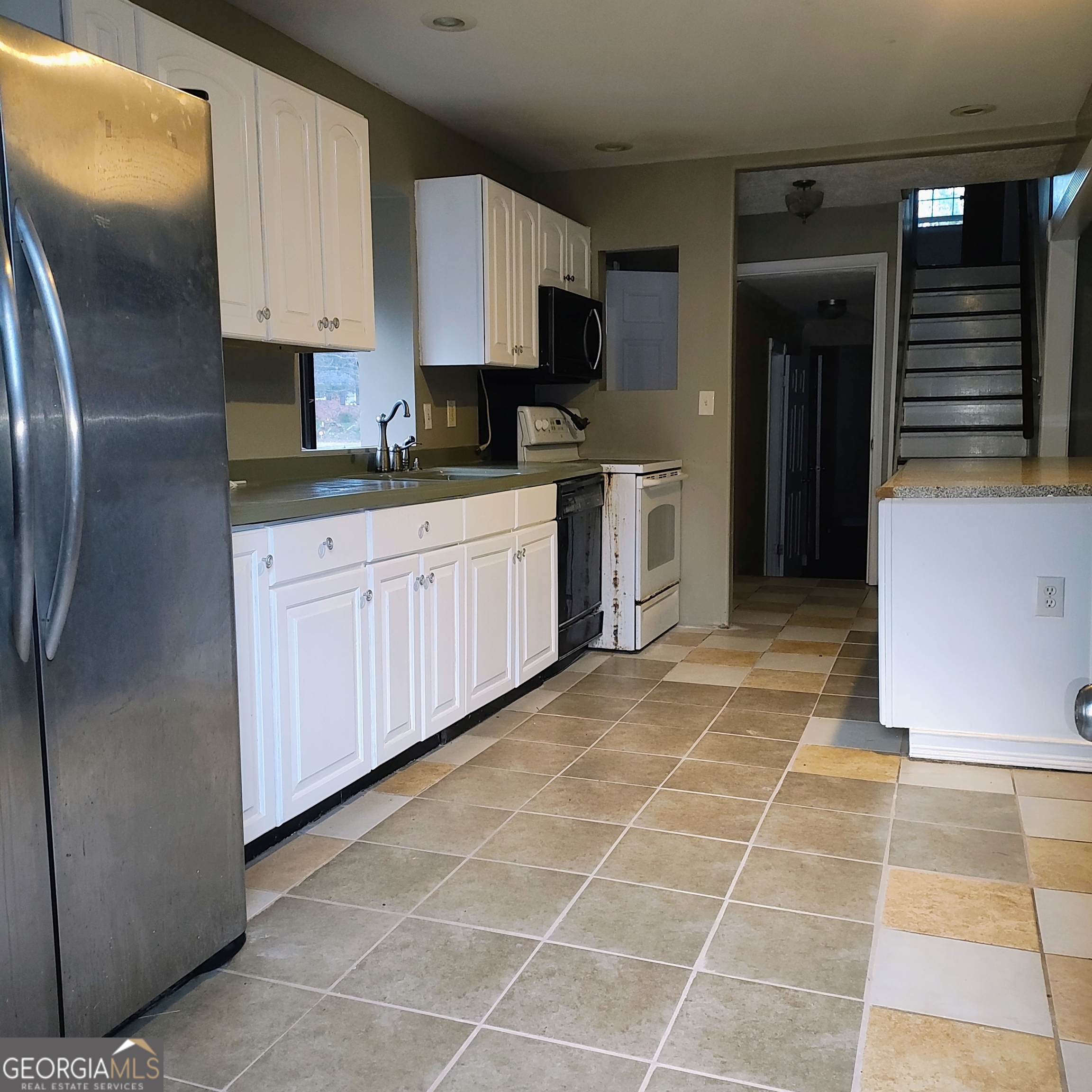 1217 Dove Court Property Photo 3
