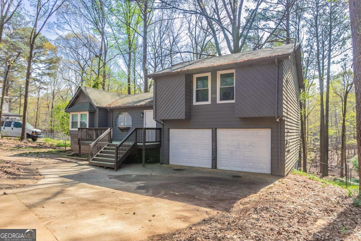 477 Victoria Road Property Photo 2