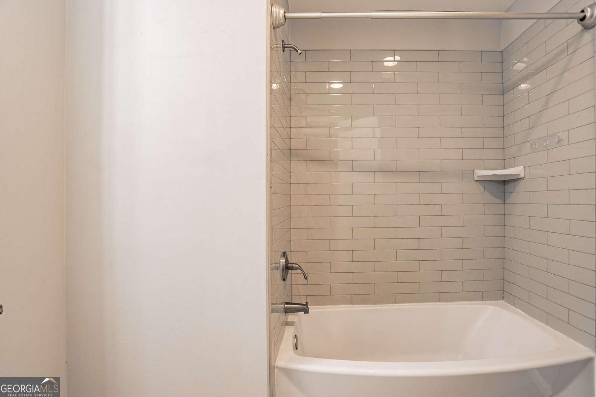 477 Victoria Road Property Photo 16