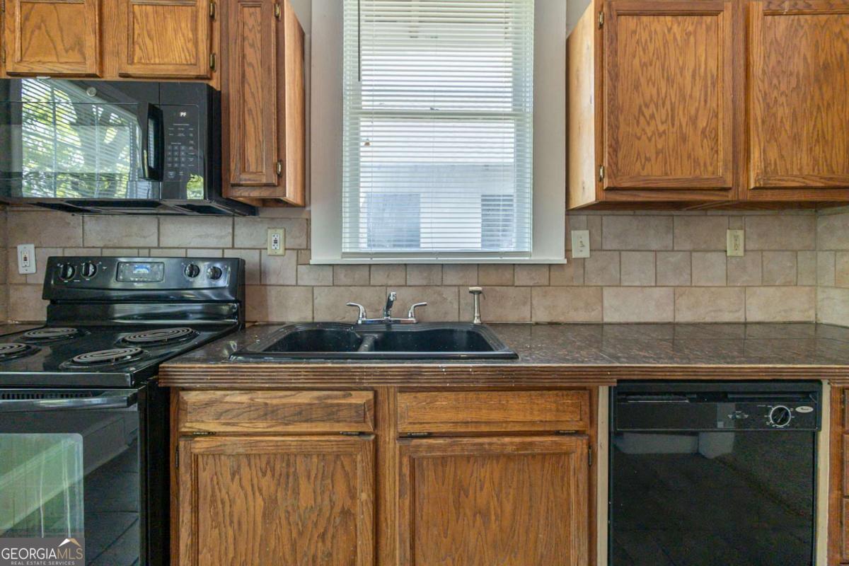 1124 Lawton Place Sw Property Photo 6