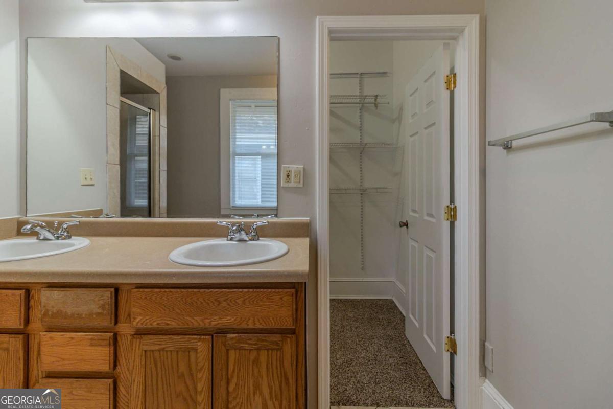 1124 Lawton Place Sw Property Photo 8