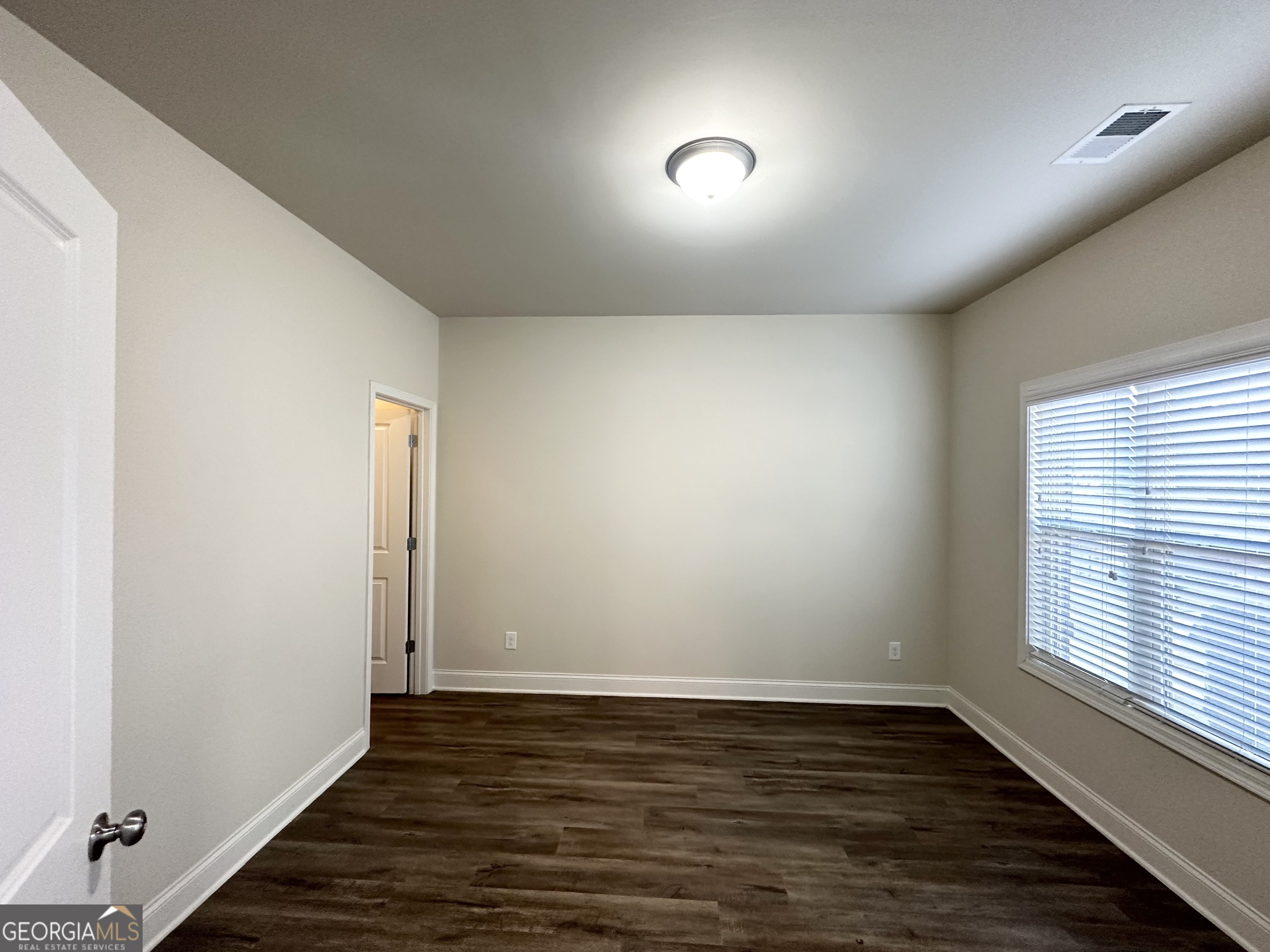 384 Dublin Way Property Photo 4